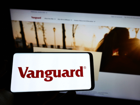 Vanguard knickt ein
