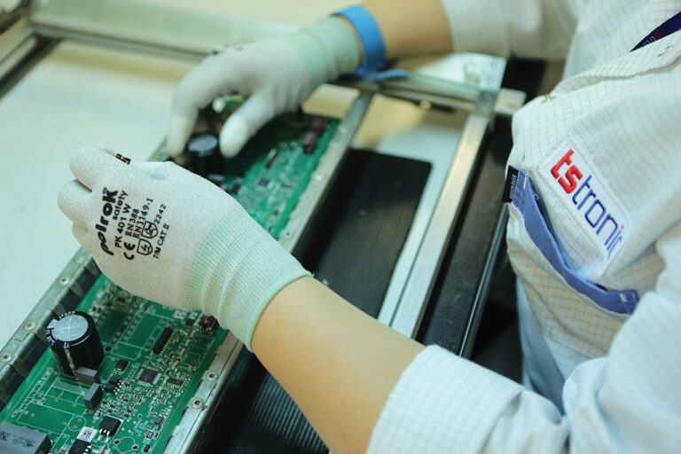 Wie man das beste Unternehmen für Outsourcing von Elektronikmontagedienstleistungen in Polen auswählt